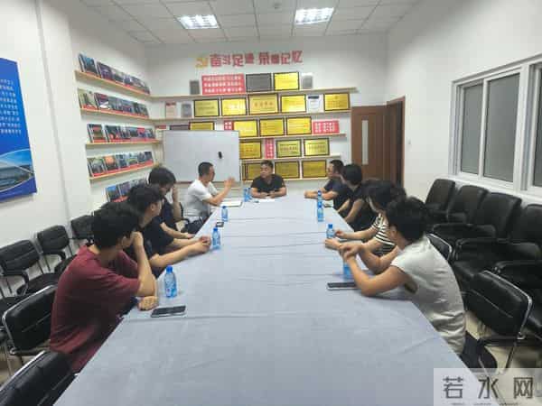 临时学生会座谈会1.jpg 临时学生会座谈会1.jpg