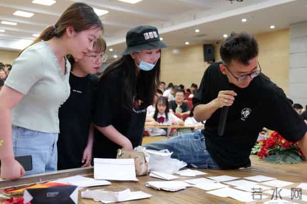 【毕业季】请回答2017 与四年前的自己“隔空对话”——大数据学院、信息工程学院2021届毕业生“你好 拾光”主题年级班会