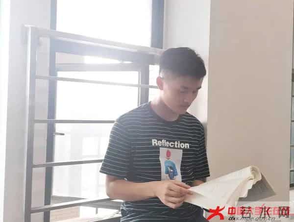 唐致远：刷屏了！《我的世界》中用两百万个方块搭起中南校园