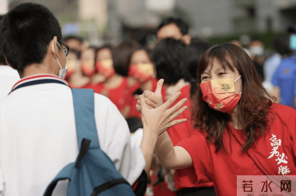 2022年高考作文题，透露哪些语文教育新趋势？