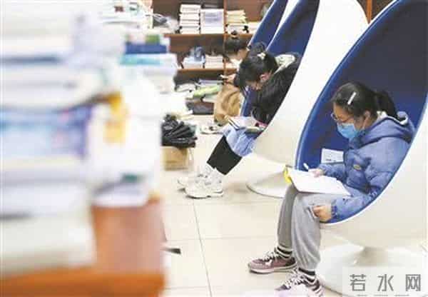 考研热度依旧 人才需求正旺