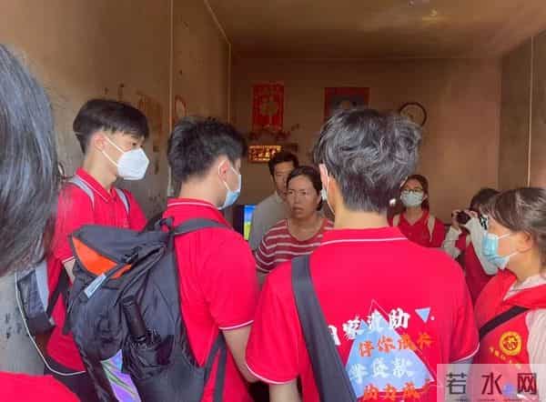 让资助的春风吹遍吴川