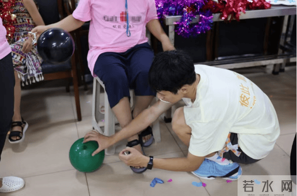 郑州大学三下乡：星光同行，爱满成长路