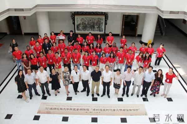 西安交通大学开展中外大学生社会实践活动