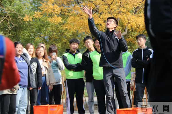 挑战垂直极限 刺激攀树体验——第五届“阳光杯”攀树大赛顺利举办