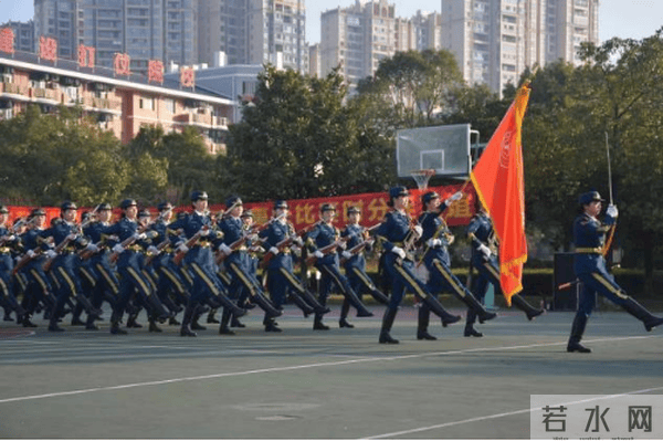 湖南师范大学女子国旗护卫队在第三届“风采杯”仪仗标兵大赛中荣获佳绩