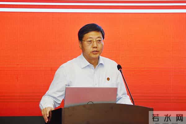 延安大学校党委书记为2021级新生讲授开学第一课