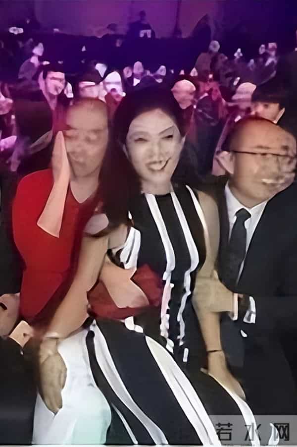 苏芒坐大腿事件