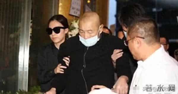 刘銮雄玩李嘉欣肉丸照片