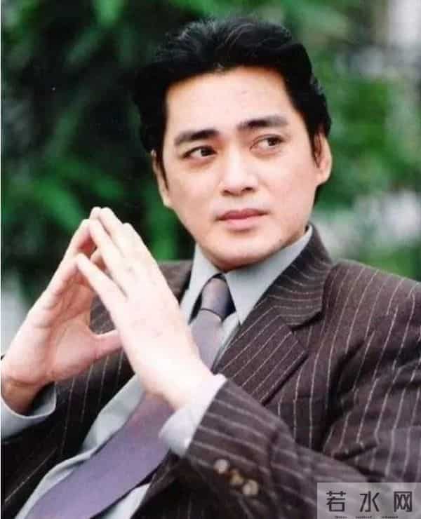 汤洛雯和汤镇宗什么关系