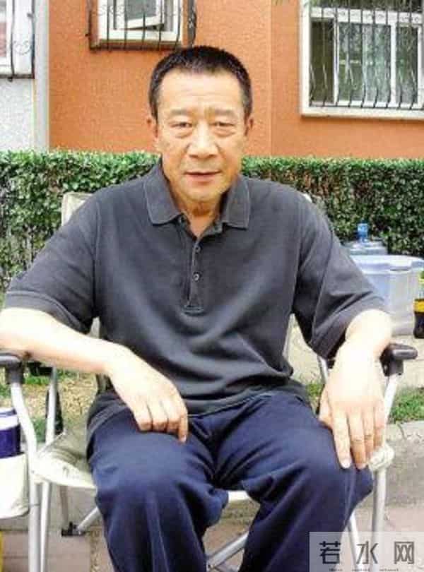 李雪健嗓子是怎么回事