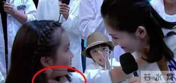 谢娜掐多多脖子