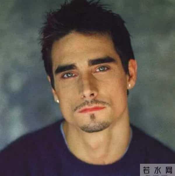 后街男孩解散了吗