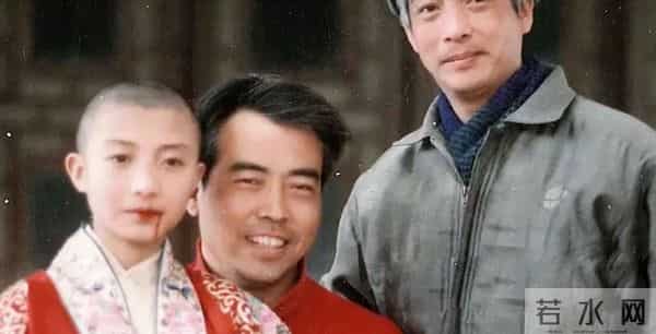 霸王别姬里面小豆子被太监怎么了