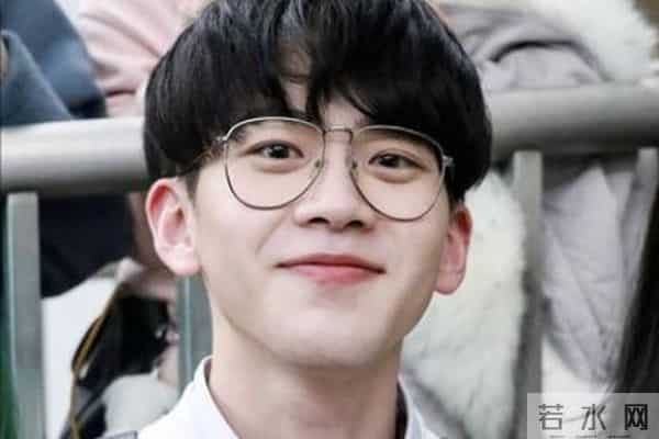 费启鸣辟谣与何炅牵手