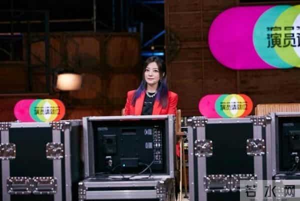 赵薇怎么会蠢到穿军旗装