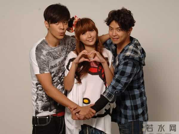 罗志祥现身黄鸿升灵堂