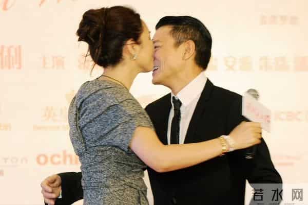 高露和靳东是啥关系