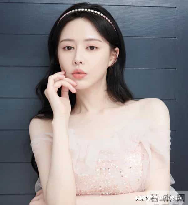 张芷溪整容前后