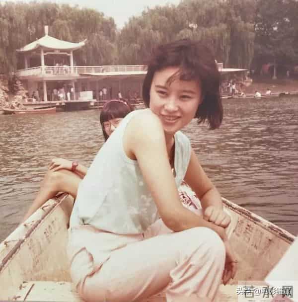 邬君梅枕边禁书