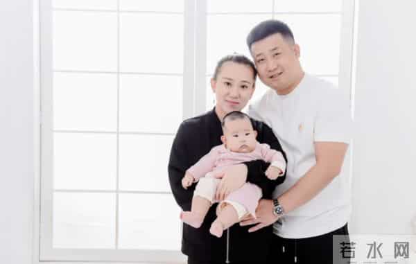 小鹏飞个人资料图片