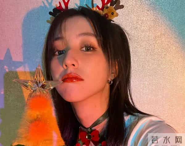 华晨宇富二代女朋友