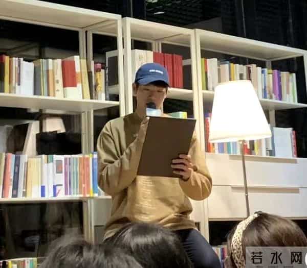 费启鸣辟谣与何炅牵手