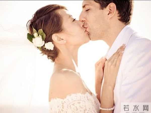 梁咏琪被塞了多少蛋糕