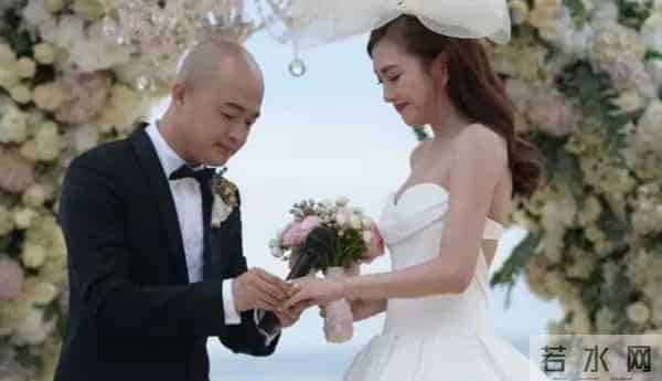 包贝尔婚礼柳岩做了什么