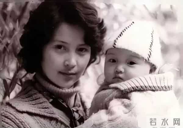 贾乃亮父母是做什么的