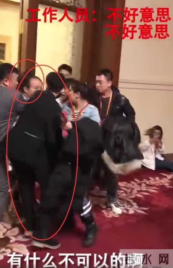 王源连拿四个奖