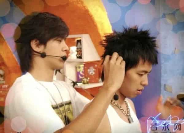 罗志祥现身黄鸿升灵堂