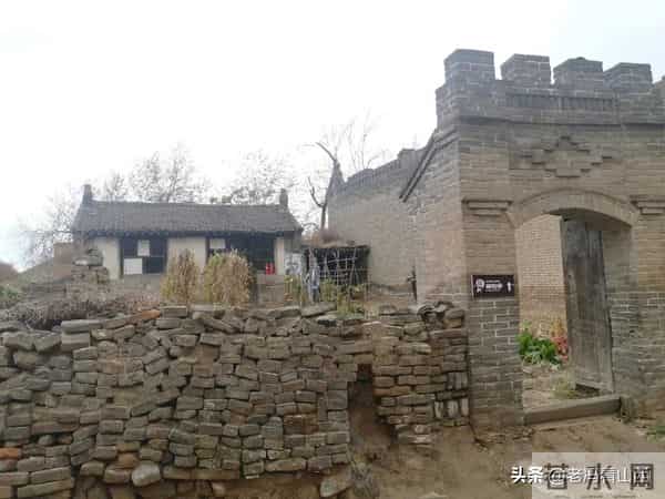 邓伦家房子真的塌了