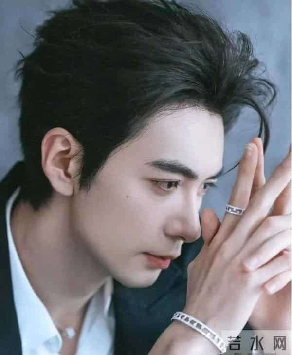 彭冠英私下性格