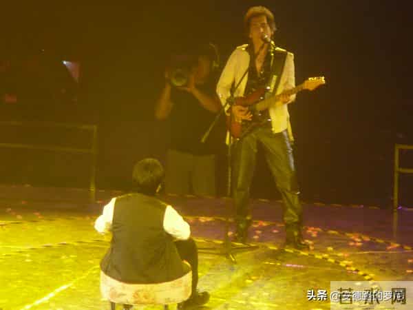 我问天问大地是什么歌