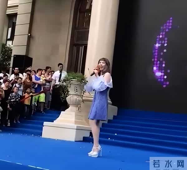 我是一个过气的歌手