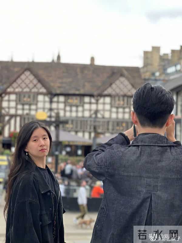 杨丽萍透露小彩旗近况