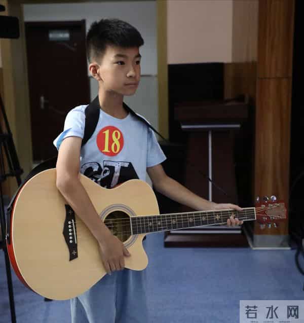 安徽主持人罗彬