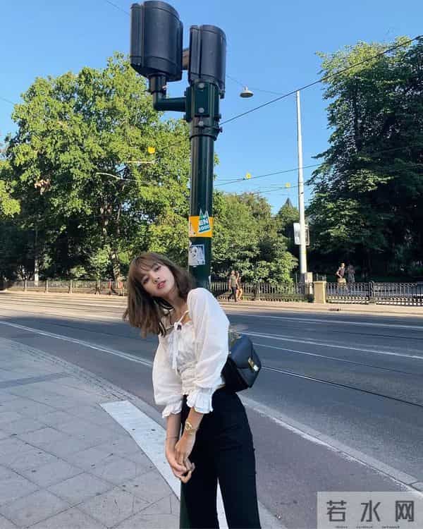 lisa是泰国和哪的混血