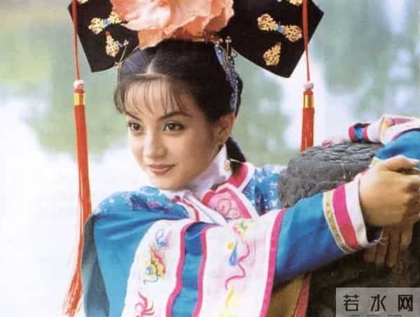 赵薇军旗装事件