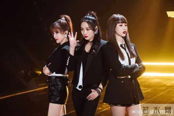 此刻我独领风搔是什么歌