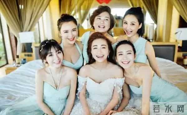 包贝尔婚礼柳岩做了什么