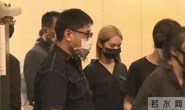 罗志祥现身黄鸿升灵堂