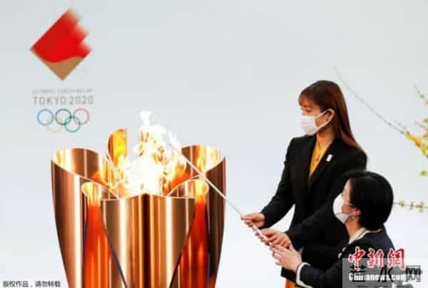 石原里美点燃奥运圣火盆