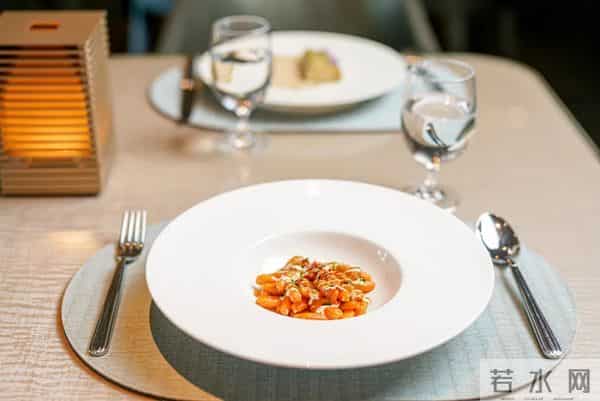 阿曼尼经典店歌