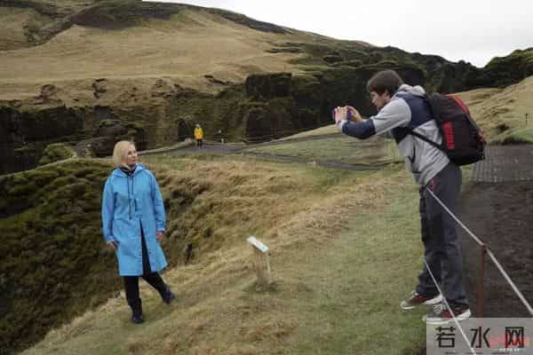比伯房间遭闯入