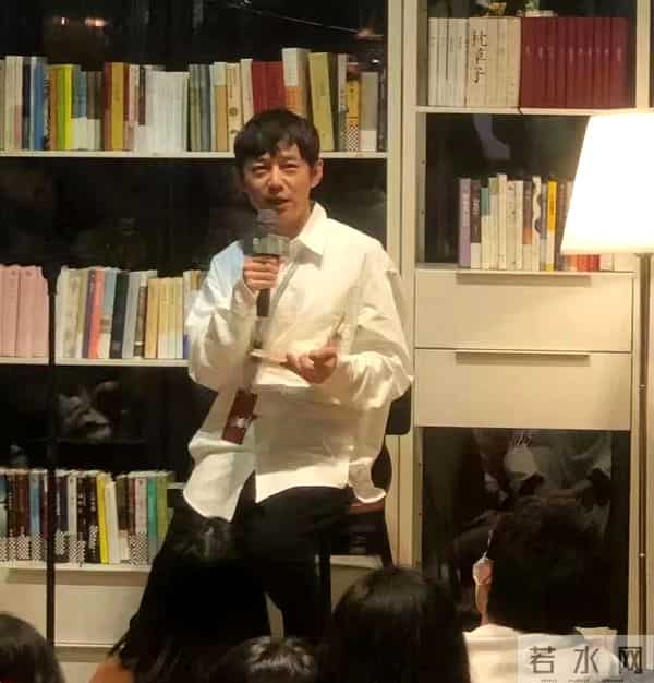 费启鸣辟谣与何炅牵手