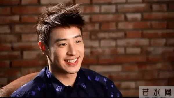 吴亦凡接机潘玮柏