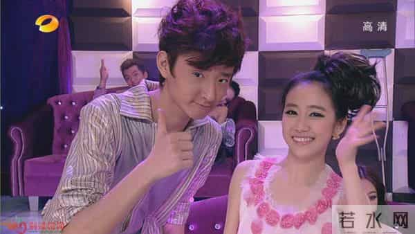 于小彤刘美含接吻