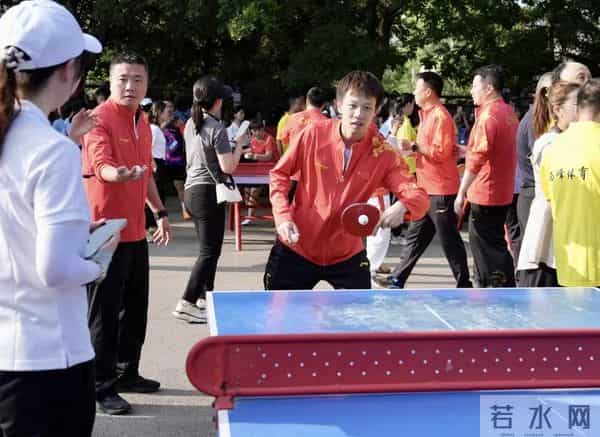 王楚钦公园大爷确实不好打